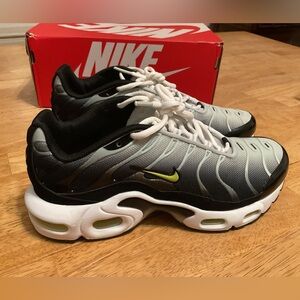 Nike Kids Sneakers - Black, Gray, White, Yellow